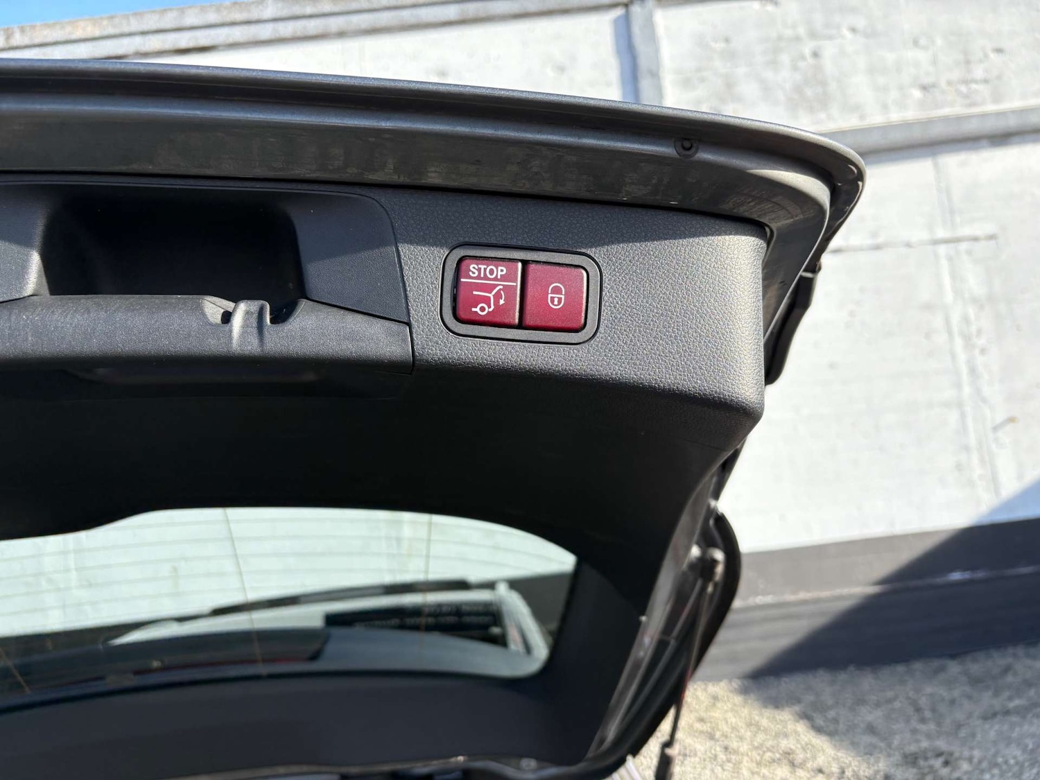 Used Mercedes-Benz C Class 2017 for sale - 76412618: Photo 10