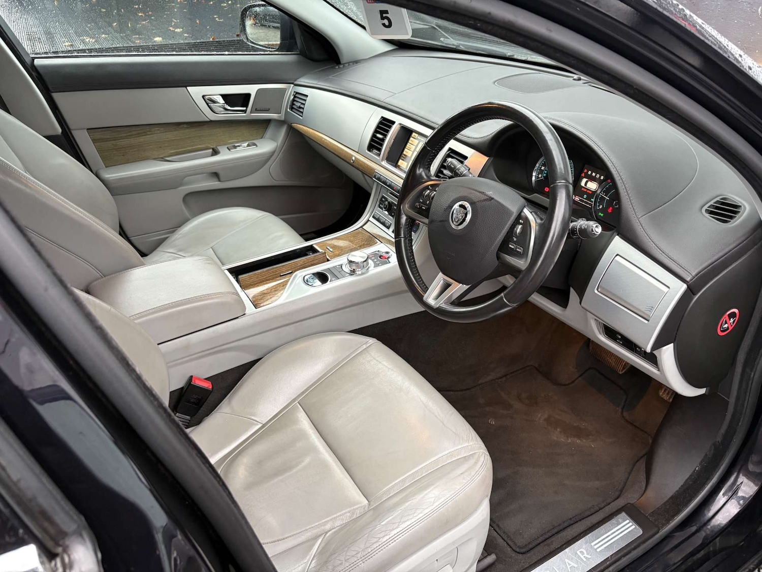 Used Jaguar XF 2013 for sale - 76588718: Photo 11