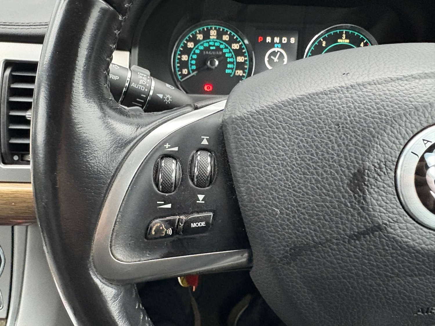 Used Jaguar XF 2013 for sale - 76588718: Photo 12