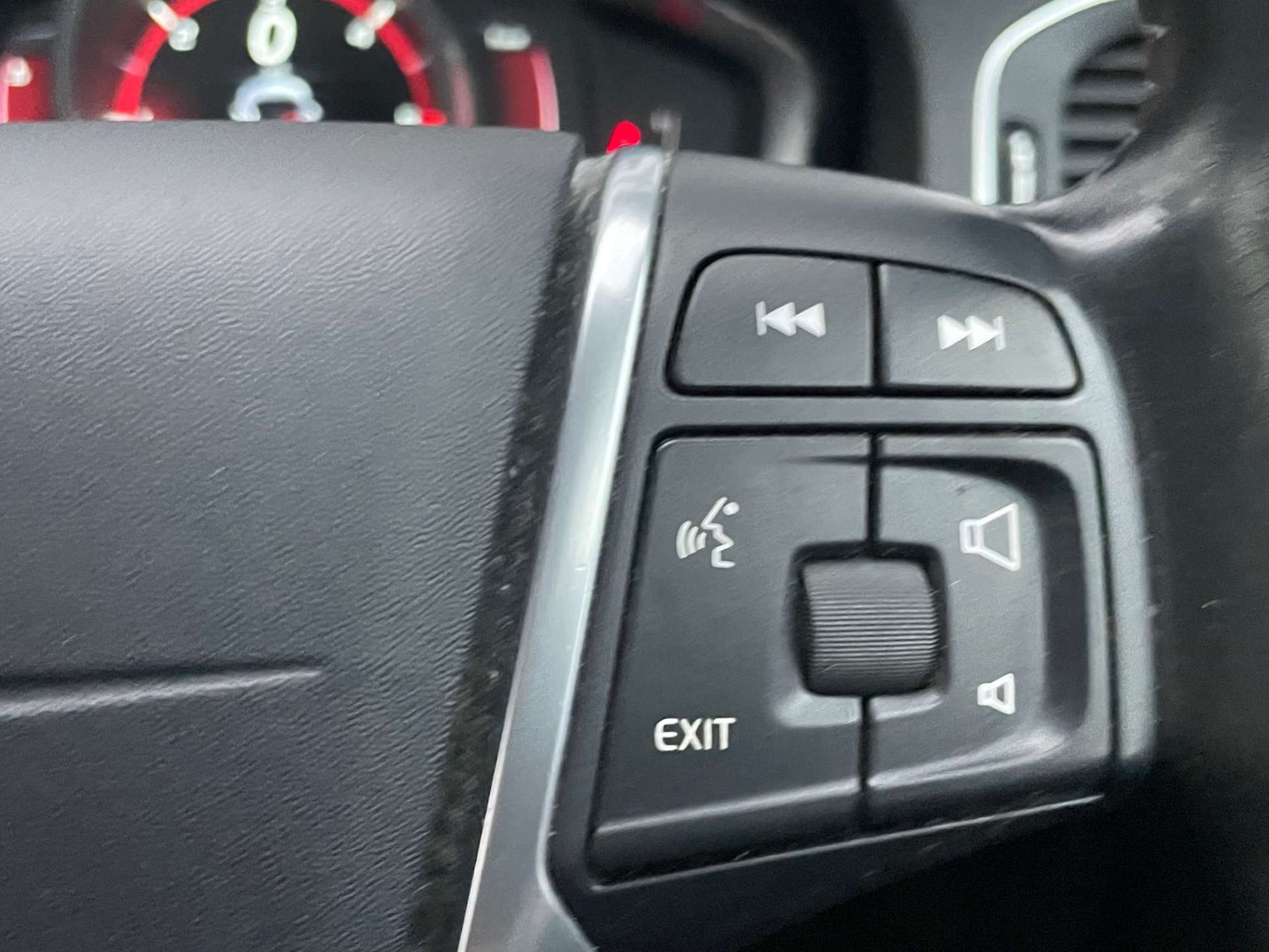 Used Volvo V60 2015 for sale - 77420174: Photo 14