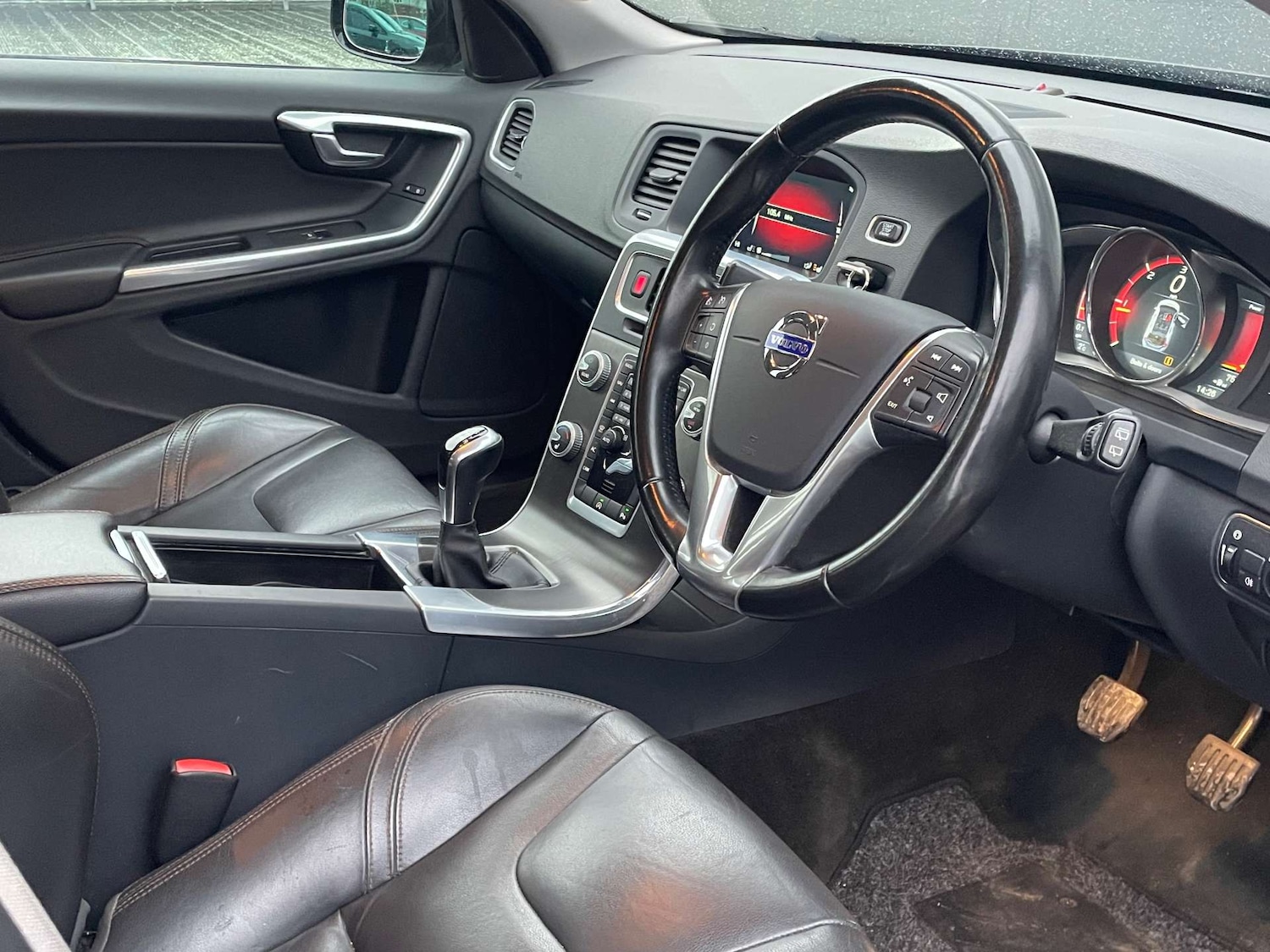 Used Volvo V60 2015 for sale - 77420174: Photo 16