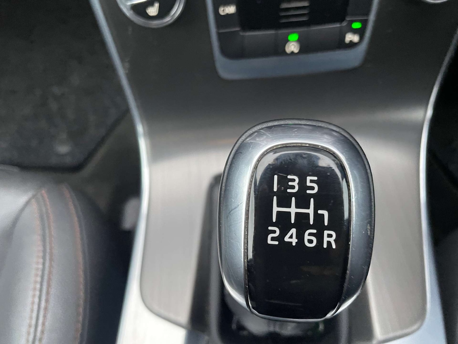 Used Volvo V60 2015 for sale - 77420174: Photo 18