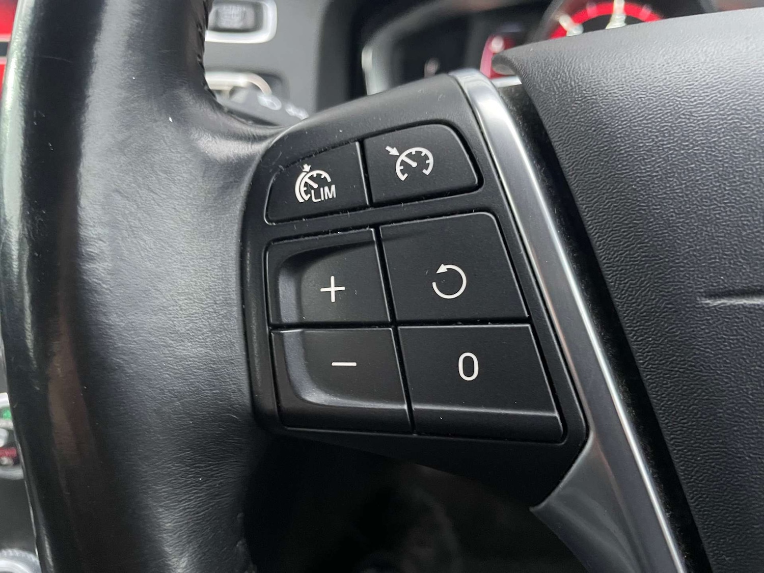 Used Volvo V60 2015 for sale - 77420174: Photo 21