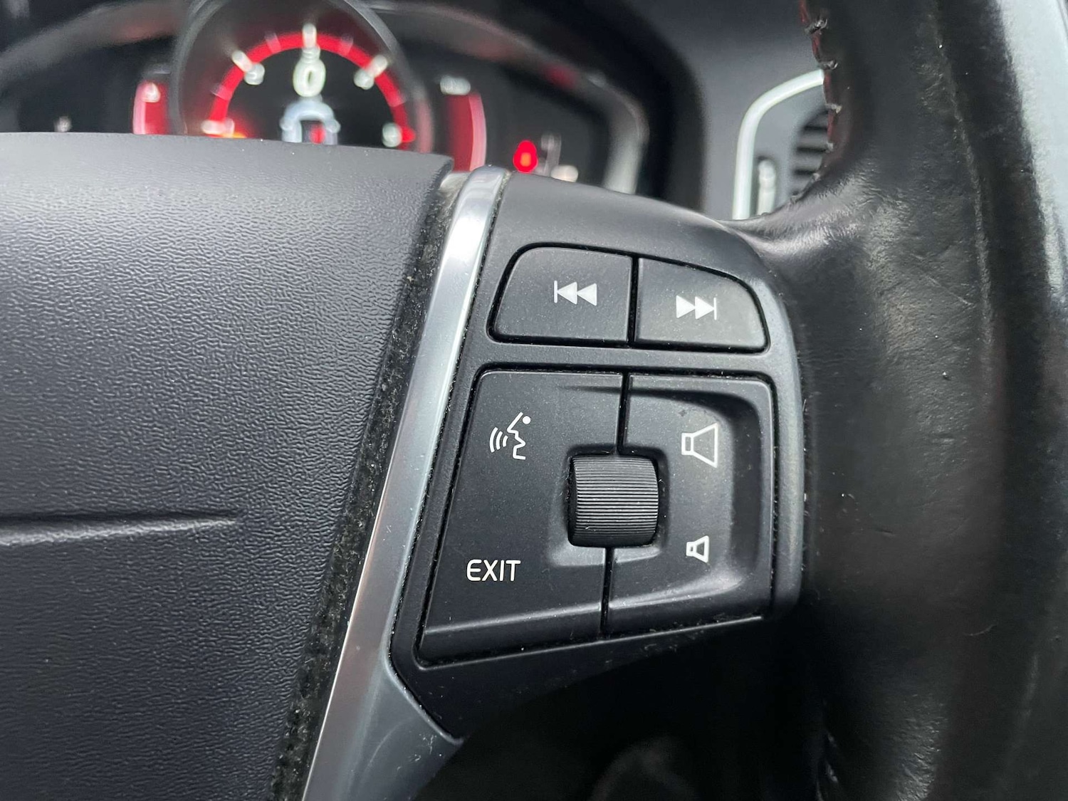 Used Volvo V60 2015 for sale - 77420174: Photo 22