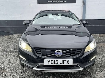 Used Volvo V60 2015 for sale - 77420174: Photo