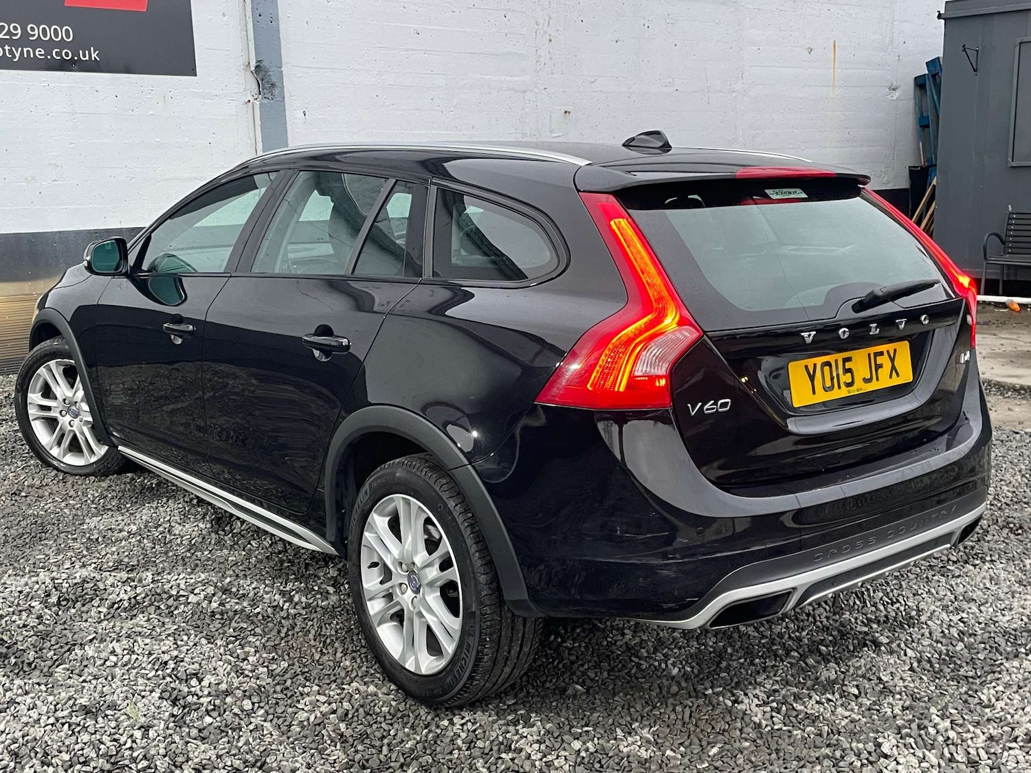 Used Volvo V60 2015 for sale - 77420174: Photo 9