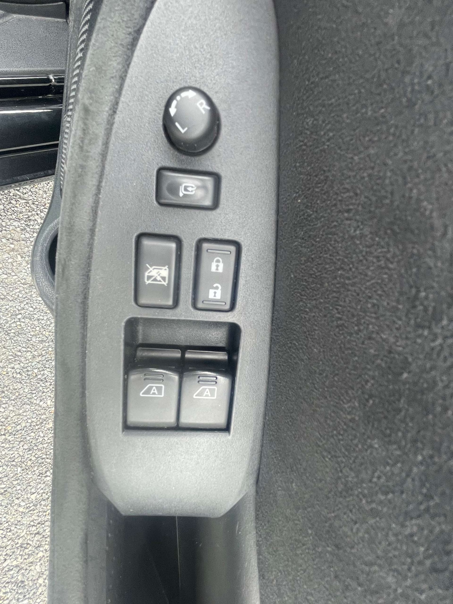 Used Nissan 370 Z 2012 for sale - 76601843: Photo 15