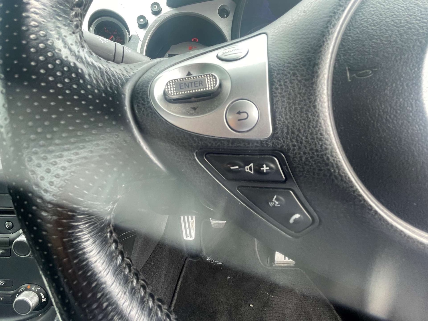 Used Nissan 370 Z 2012 for sale - 76601843: Photo 18