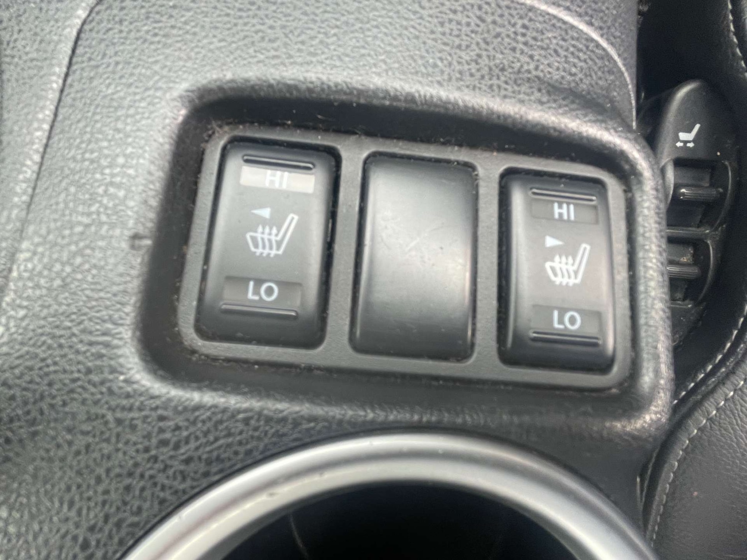 Used Nissan 370 Z 2012 for sale - 76601843: Photo 23