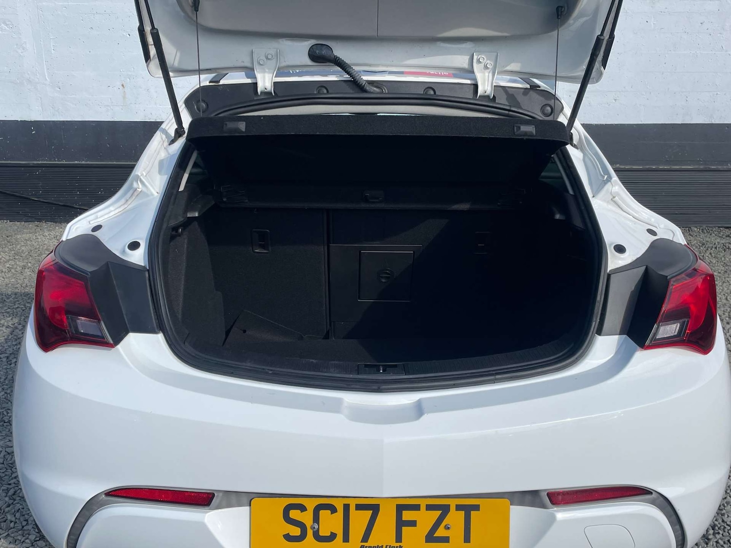 Used Vauxhall Astra GTC 2017 for sale - 77745600: Photo 9