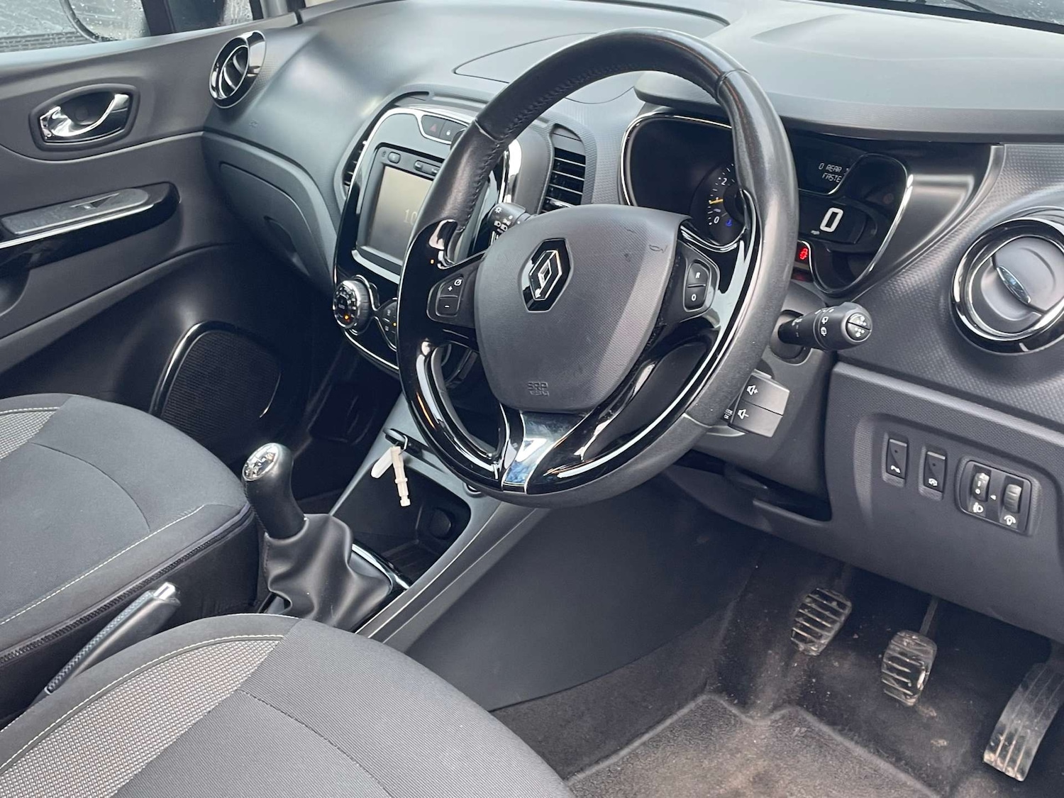 Used Renault Captur 2015 for sale - 77975427: Photo 17