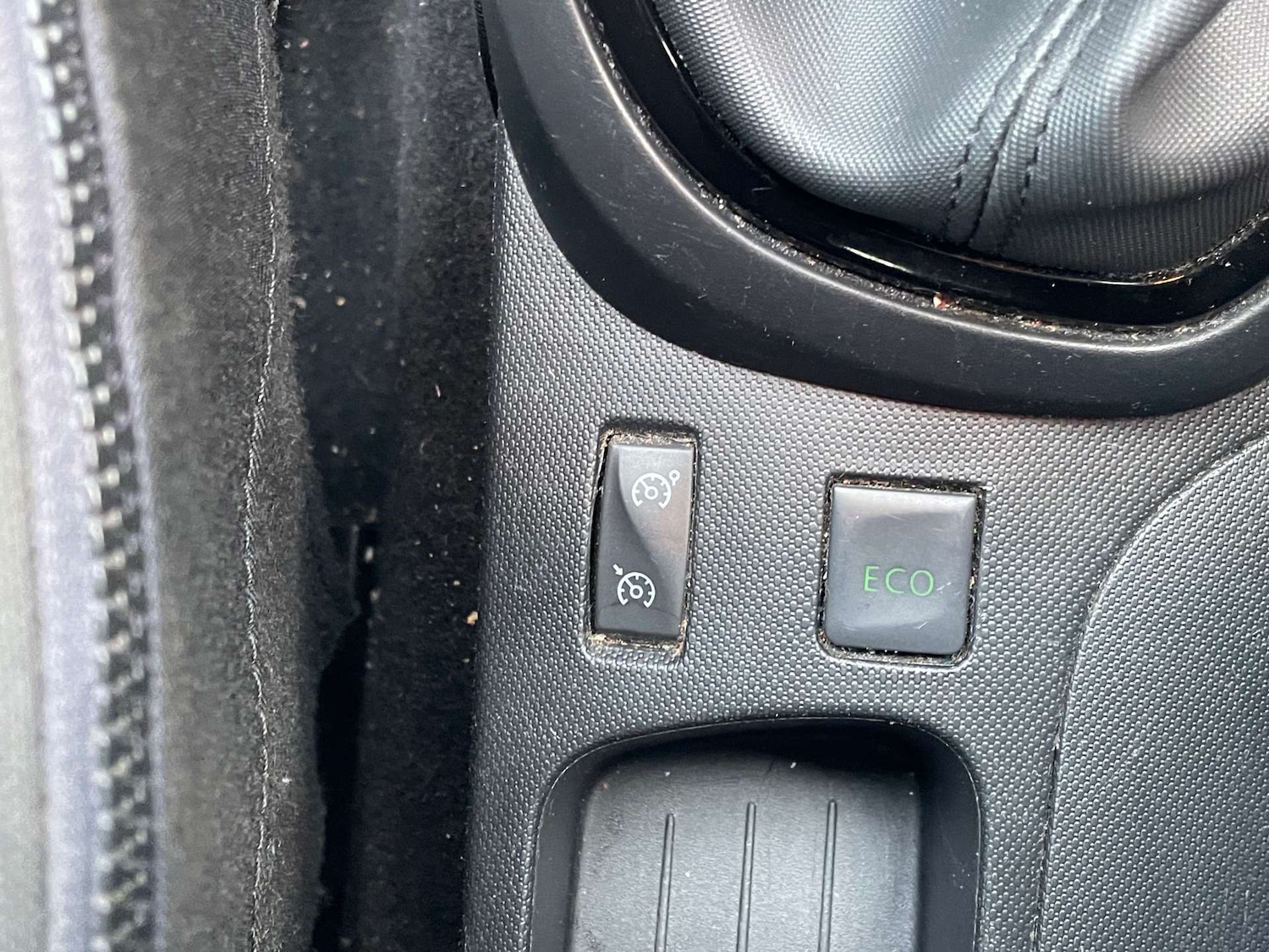 Used Renault Captur 2015 for sale - 77975427: Photo 18