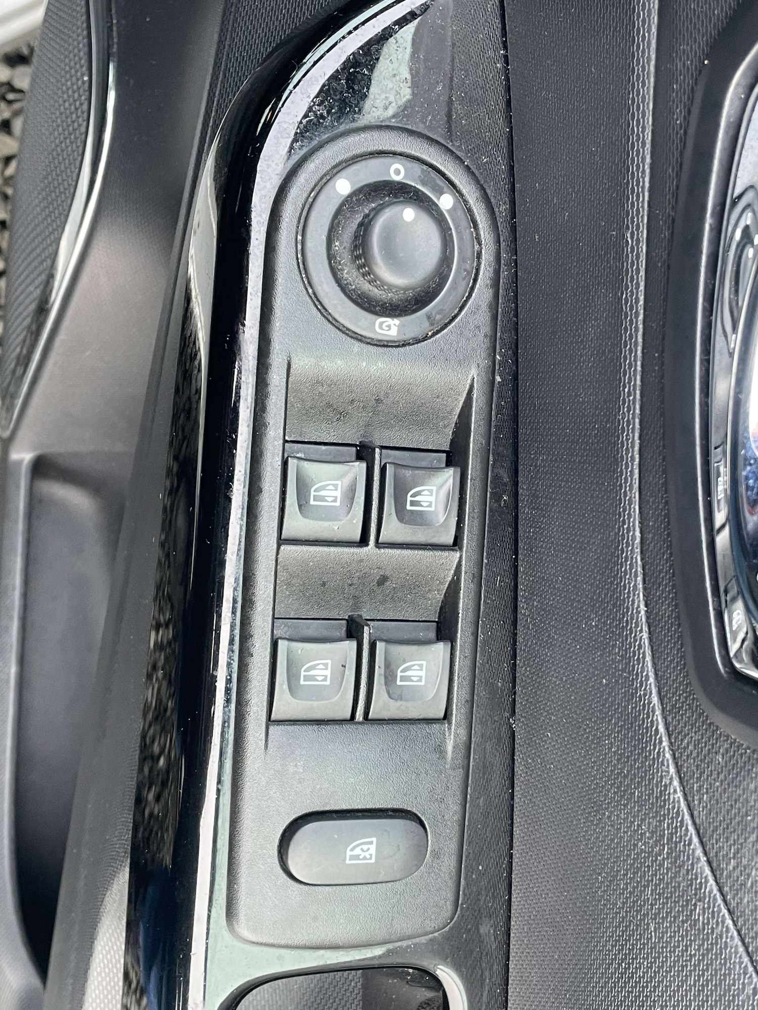 Used Renault Captur 2015 for sale - 77975427: Photo 19