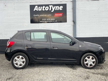 Used Dacia Sandero 2016 for sale - 76507216: Photo