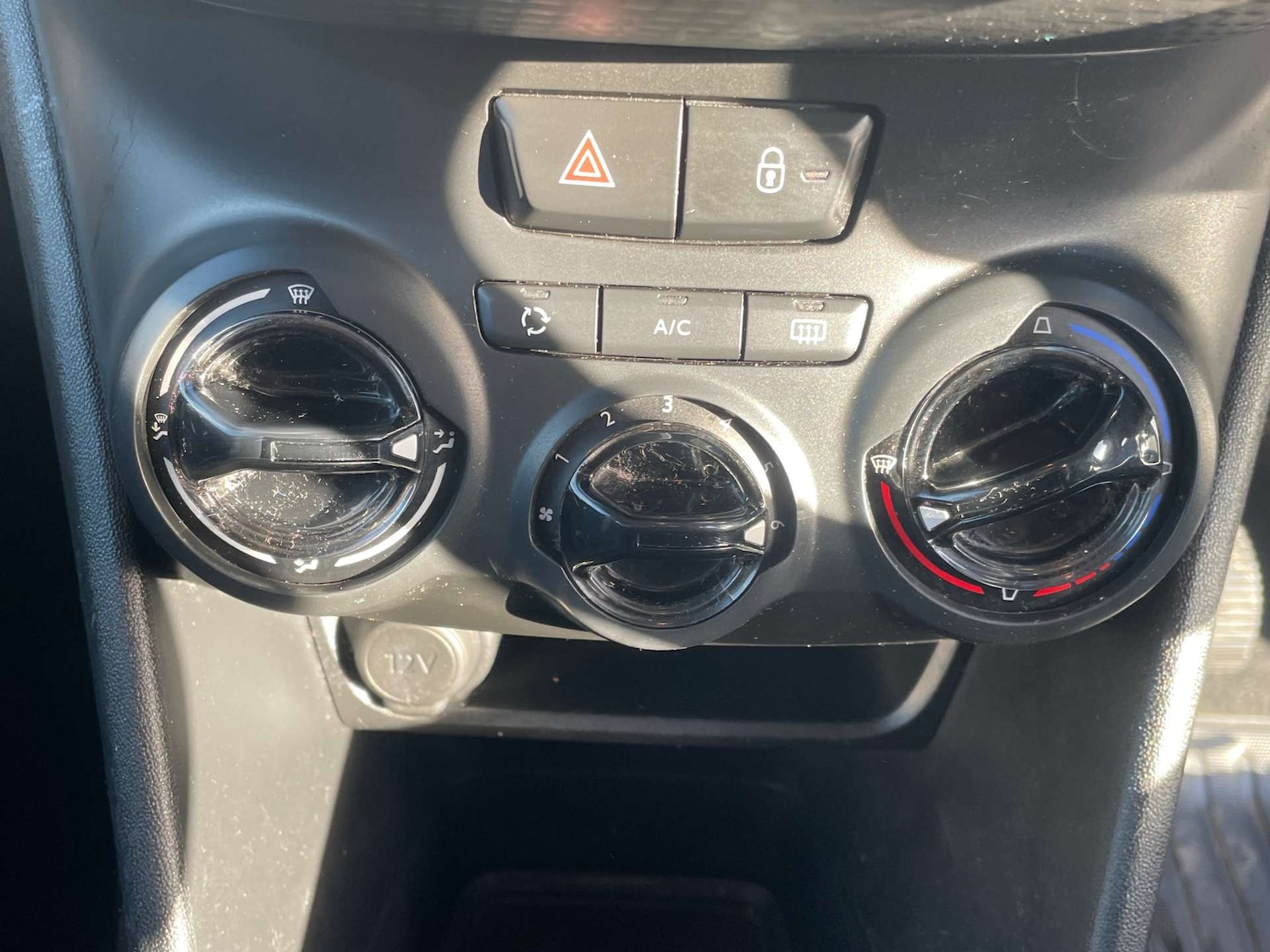 Used Peugeot 2008 2014 for sale - 76625883: Photo 13