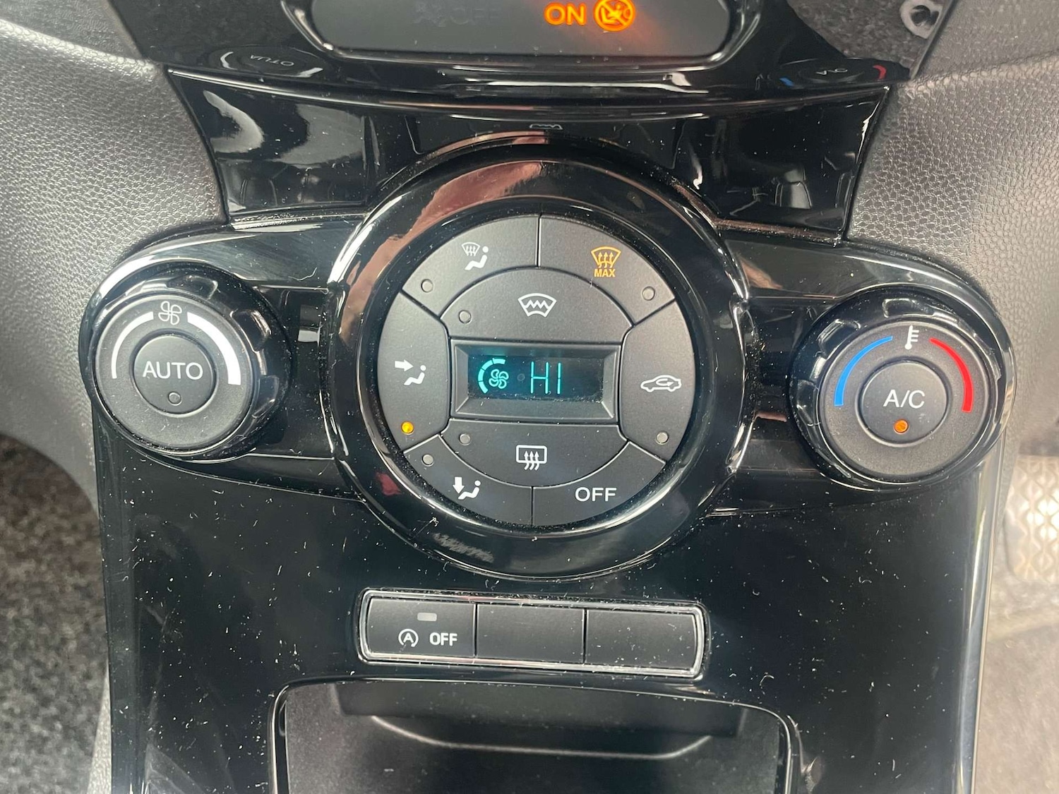 Used Ford Fiesta 2014 for sale - 76601673: Photo 24