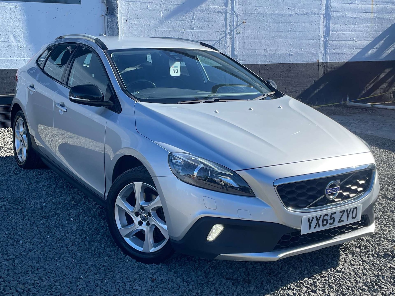 Used Volvo V40 2015 for sale - 76601463: Photo 1