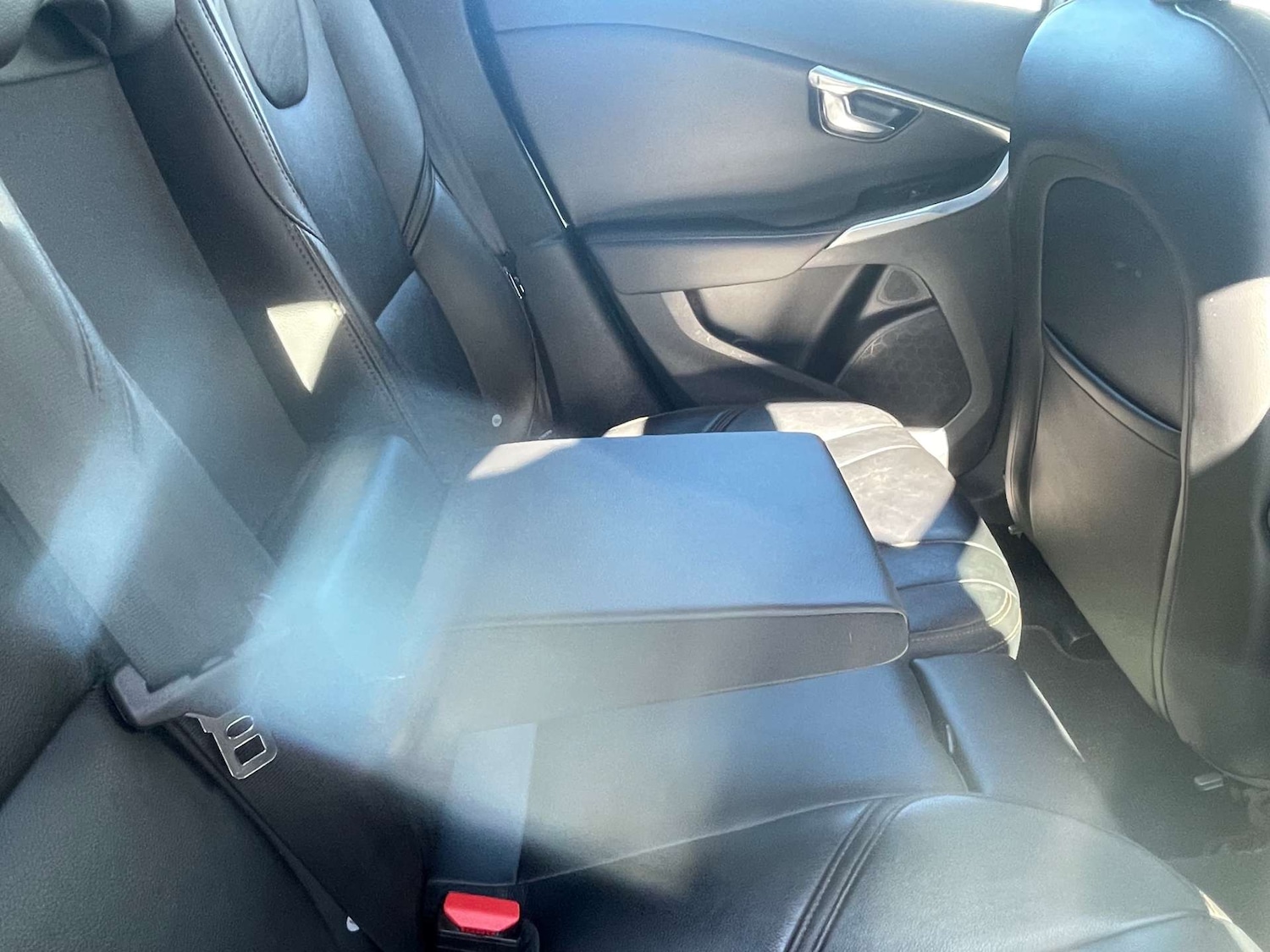 Used Volvo V40 2015 for sale - 76601463: Photo 15