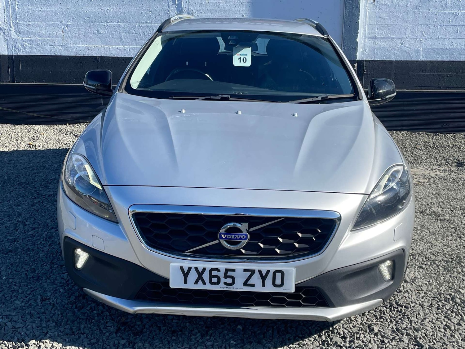 Used Volvo V40 2015 for sale - 76601463: Photo 2