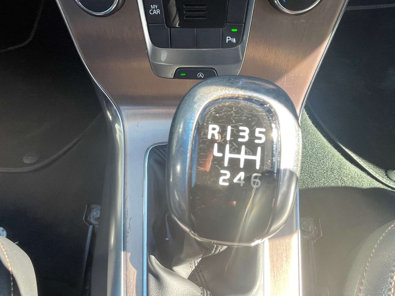 Used Volvo V40 2015 for sale - 76601463: Photo 21