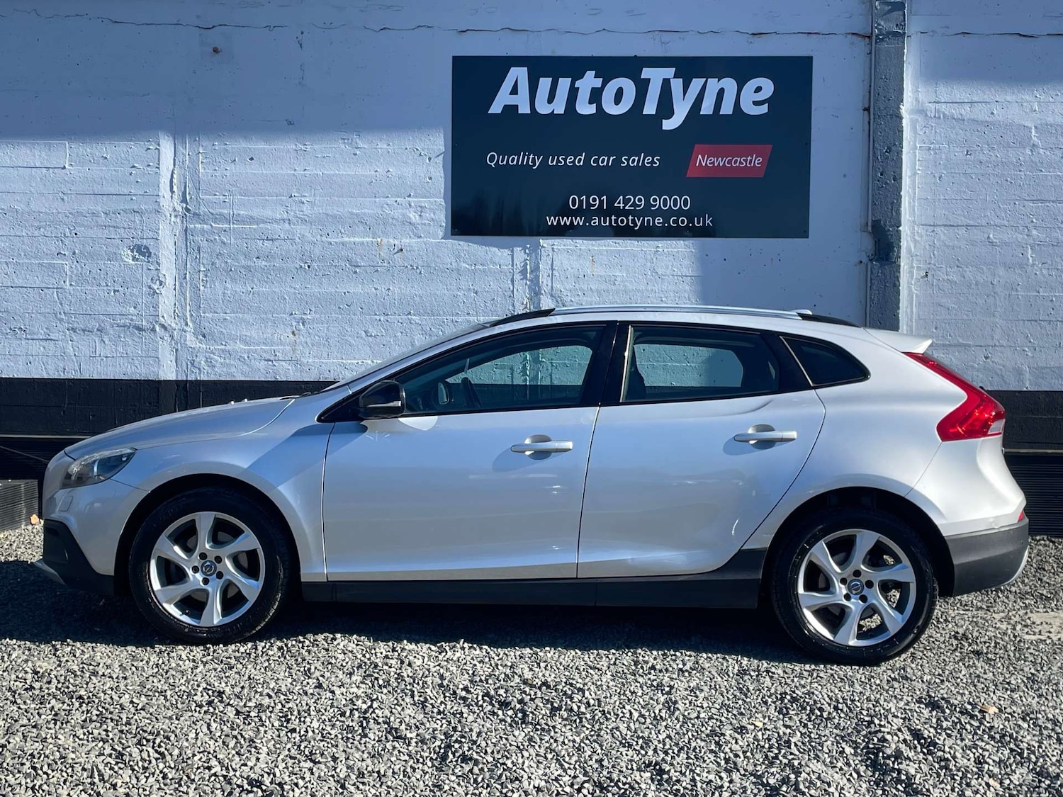 Used Volvo V40 2015 for sale - 76601463: Photo 5