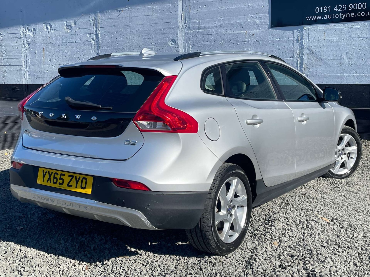 Used Volvo V40 2015 for sale - 76601463: Photo 6