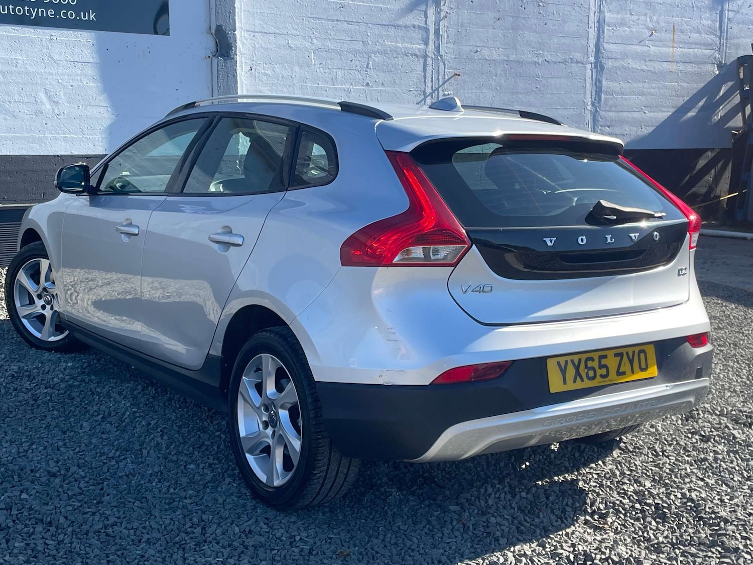 Used Volvo V40 2015 for sale - 76601463: Photo 8