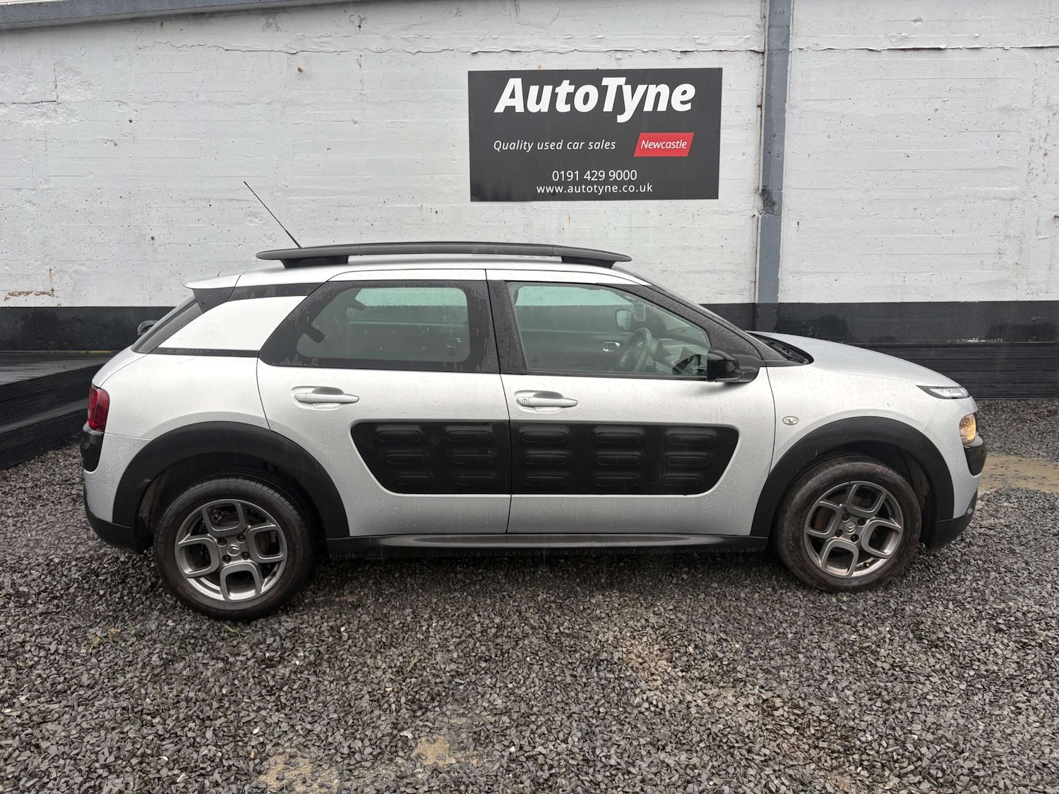 Used Citroen C4 Cactus 2017 for sale - 77523361: Photo 7