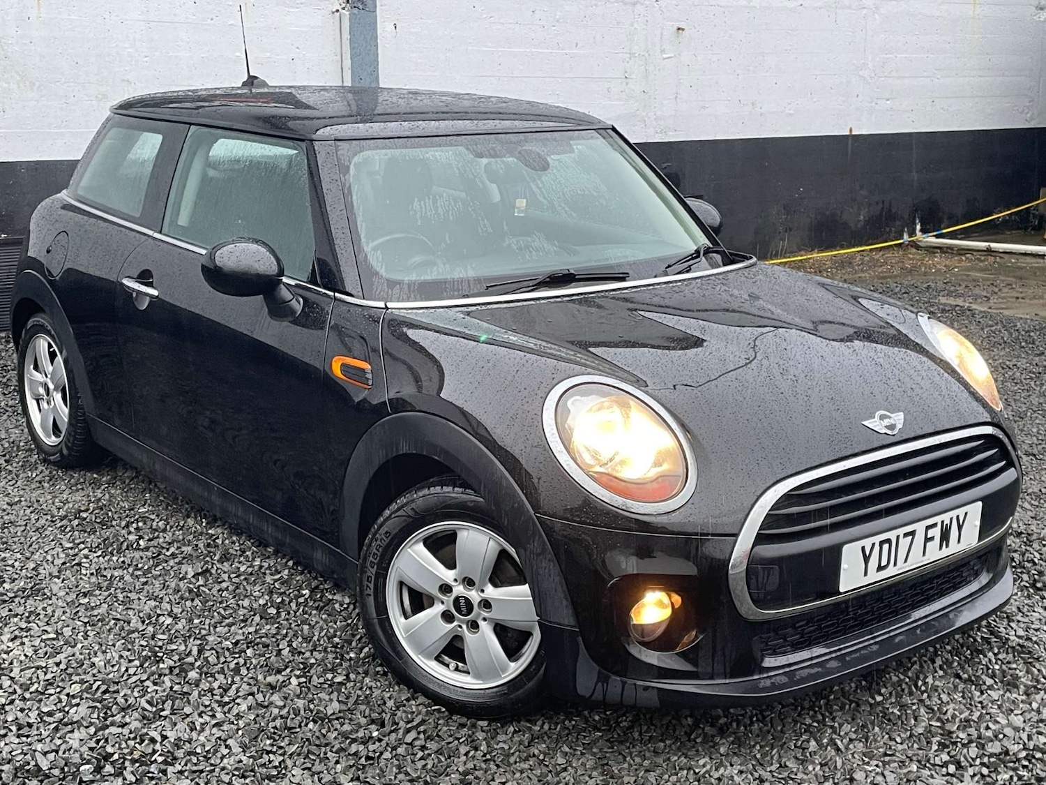 Used MINI Hatch 2017 for sale - 76948221: Photo 1