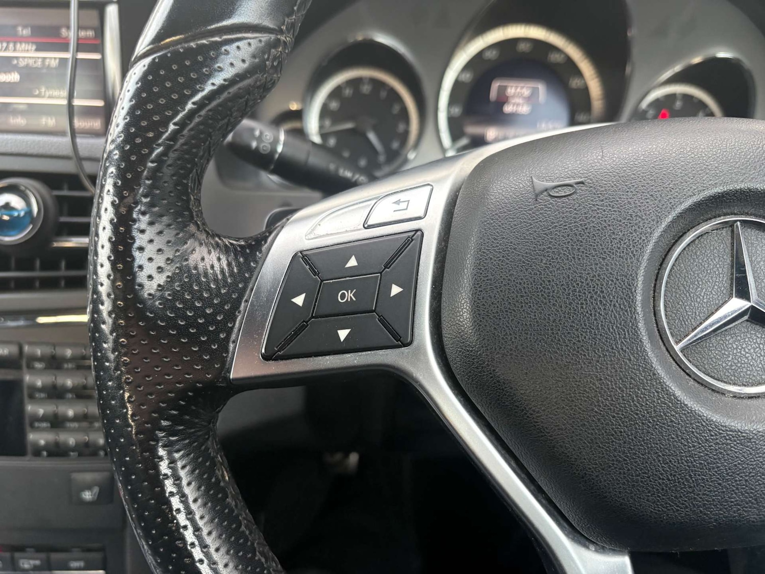 Used Mercedes-Benz E Class 2012 for sale - 77655550: Photo 11