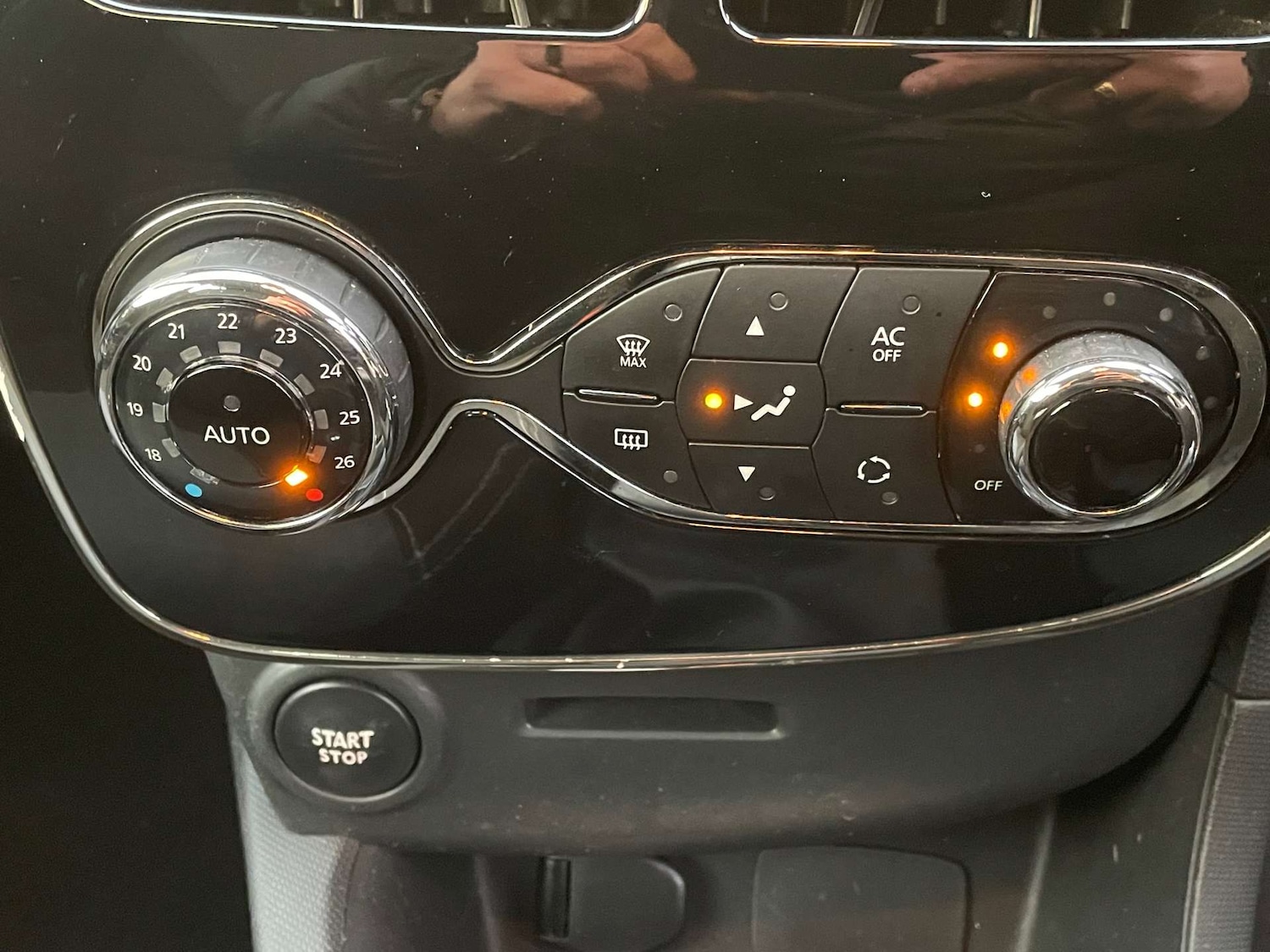 Used Renault Clio 2014 for sale - 77990029: Photo 19