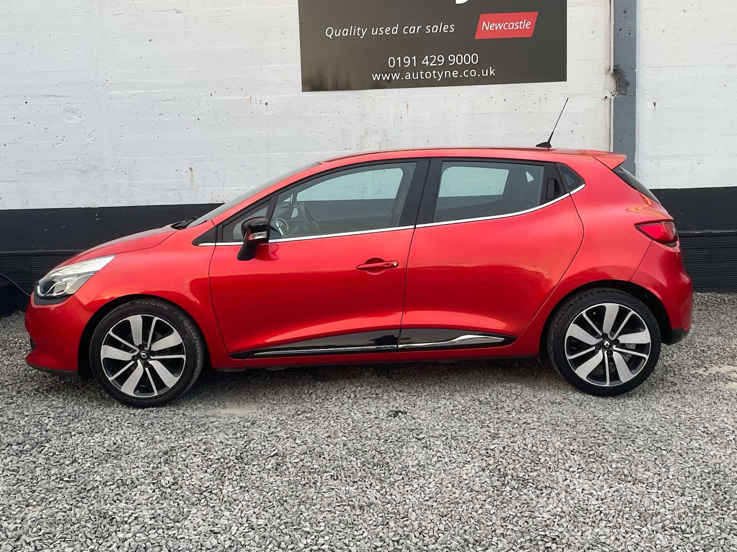 Used Renault Clio 2014 for sale - 77990029: Photo 5