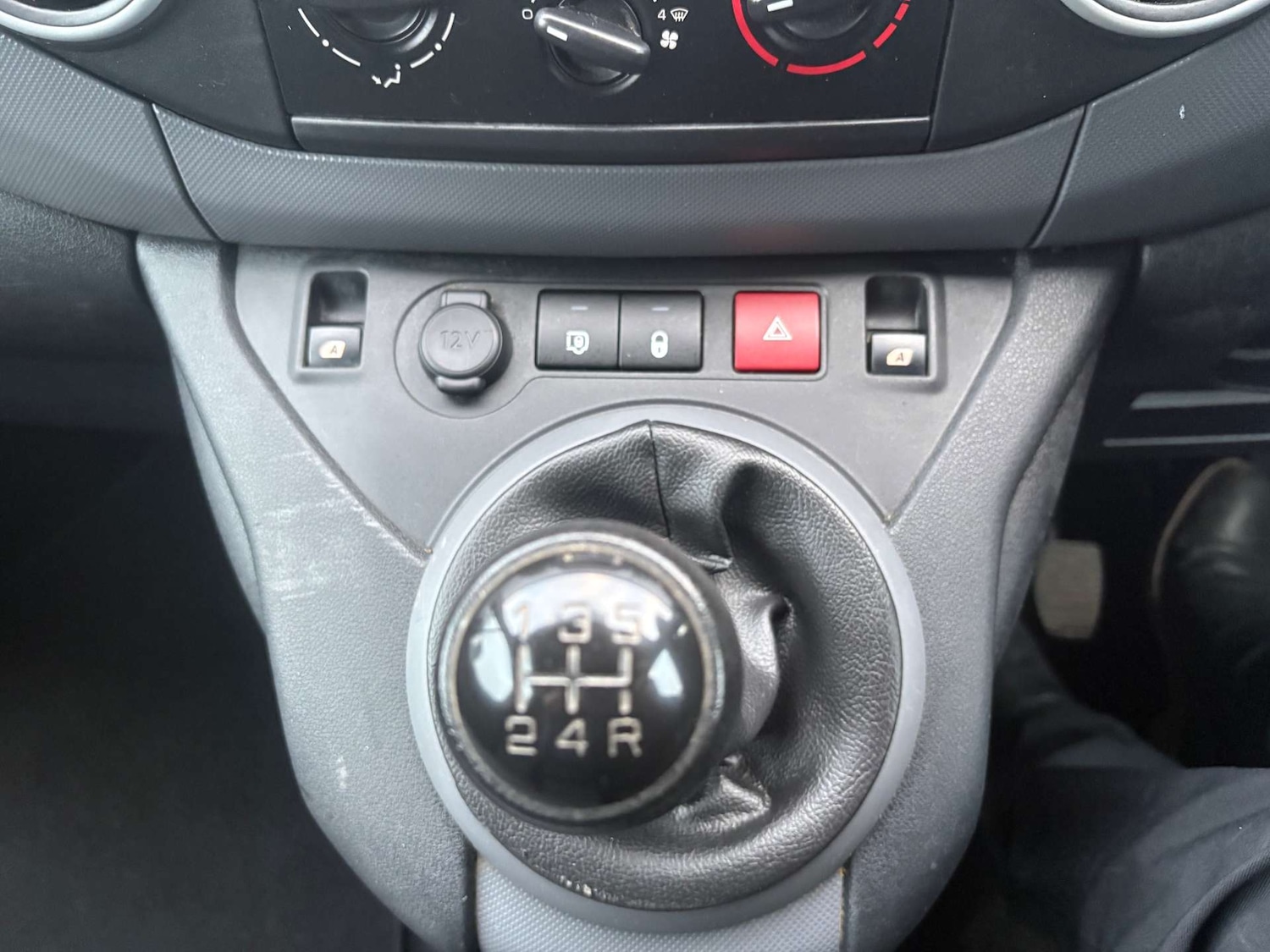 Used Peugeot Partner 2016 for sale - 77026737: Photo 16