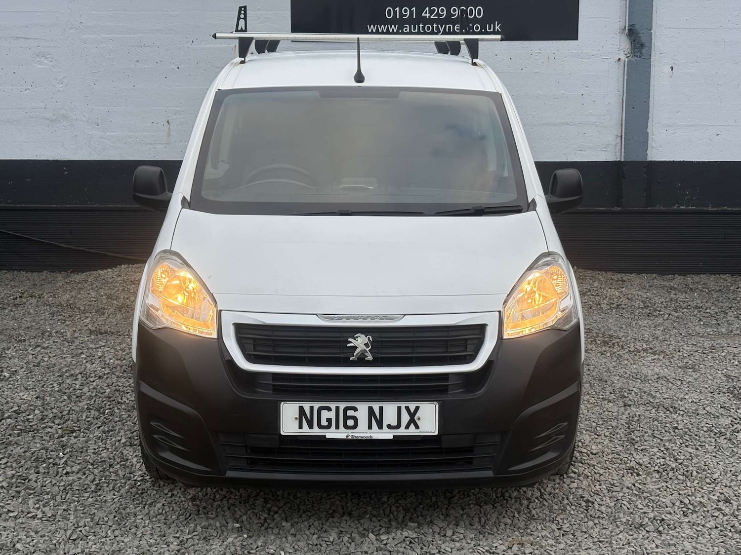 Used Peugeot Partner 2016 for sale - 77026737: Photo 2