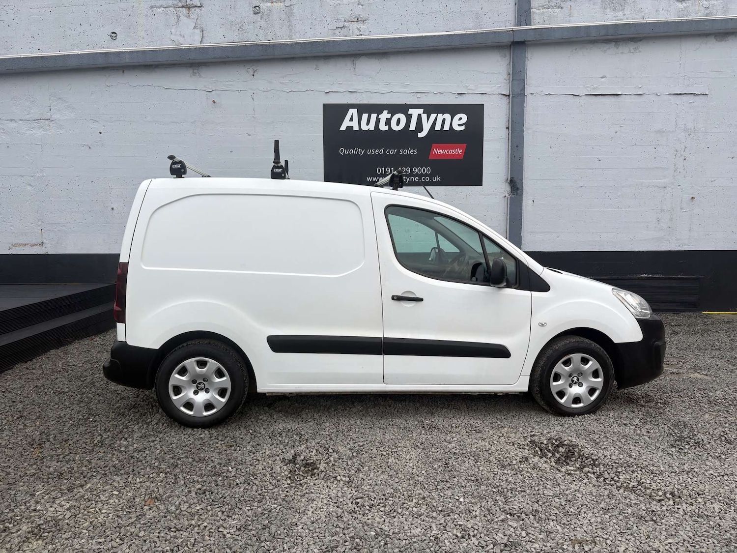 Used Peugeot Partner 2016 for sale - 77026737: Photo 4