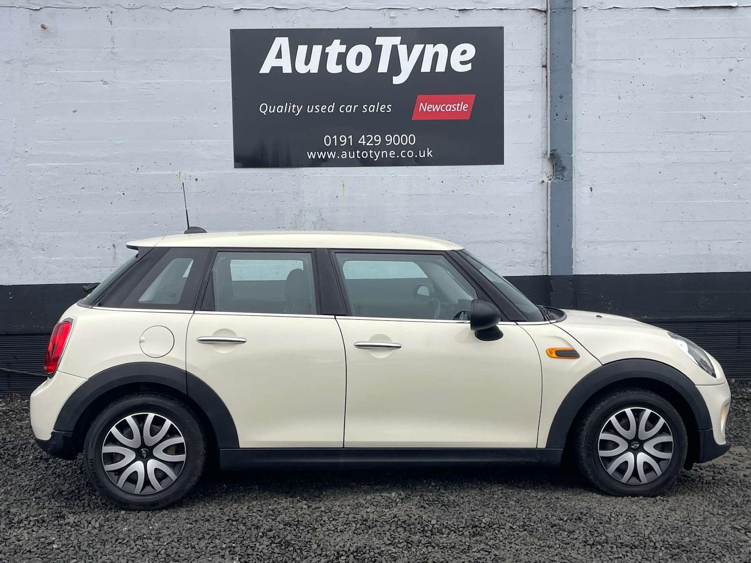 Used MINI Hatch 2015 for sale - 76919203: Photo 4