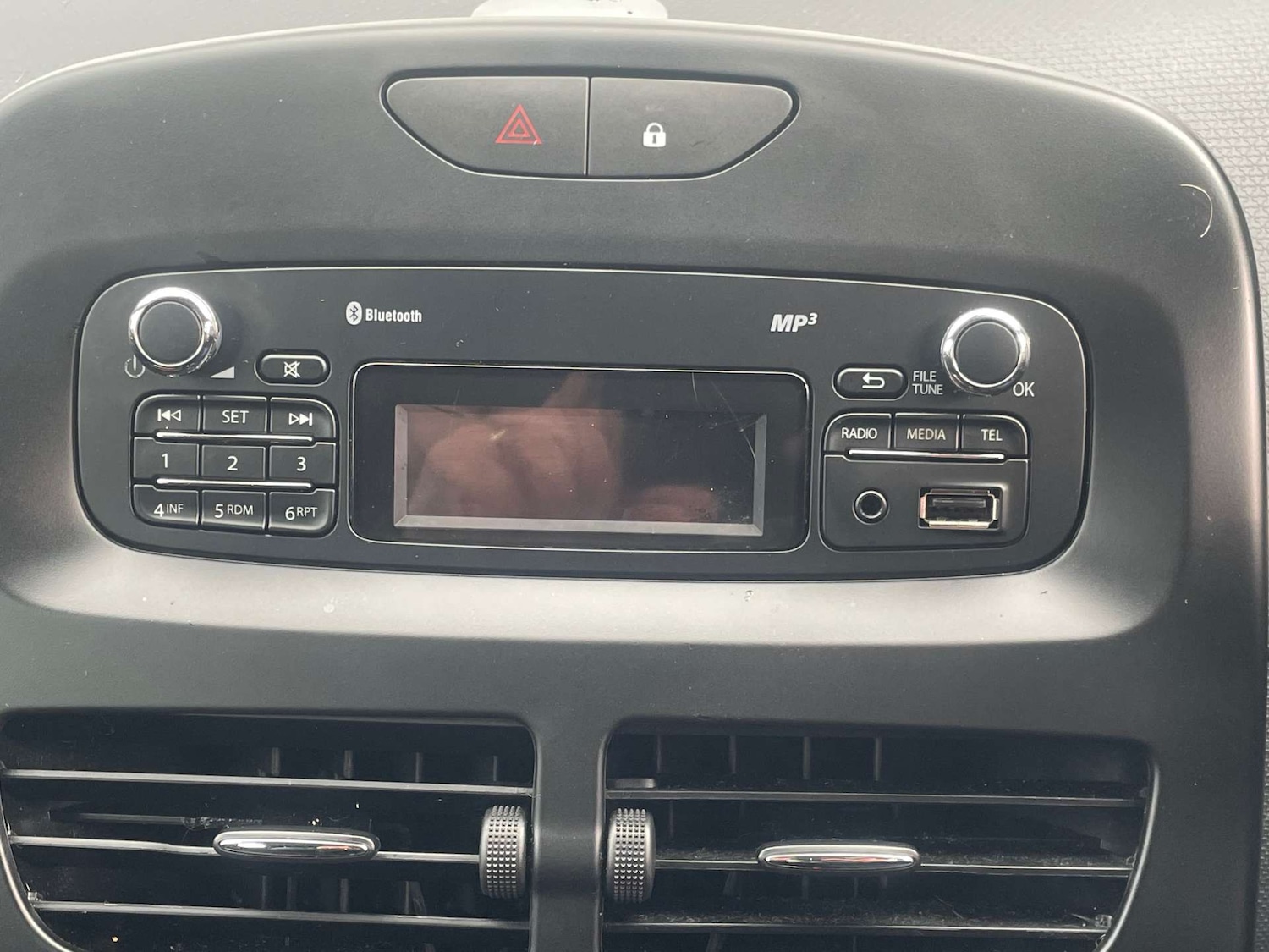 Used Renault Clio 2014 for sale - 76449810: Photo 13