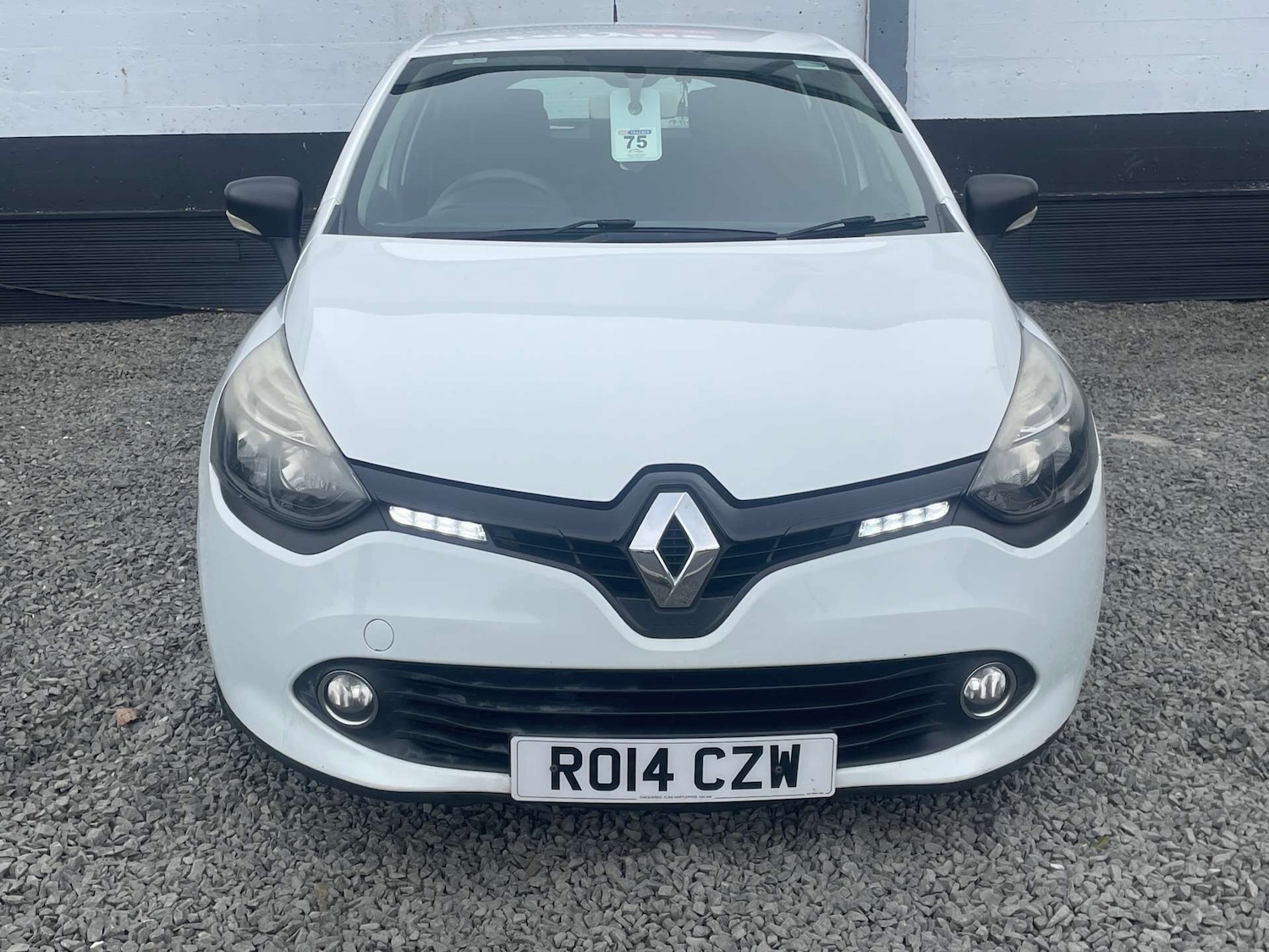 Used Renault Clio 2014 for sale - 76449810: Photo 2