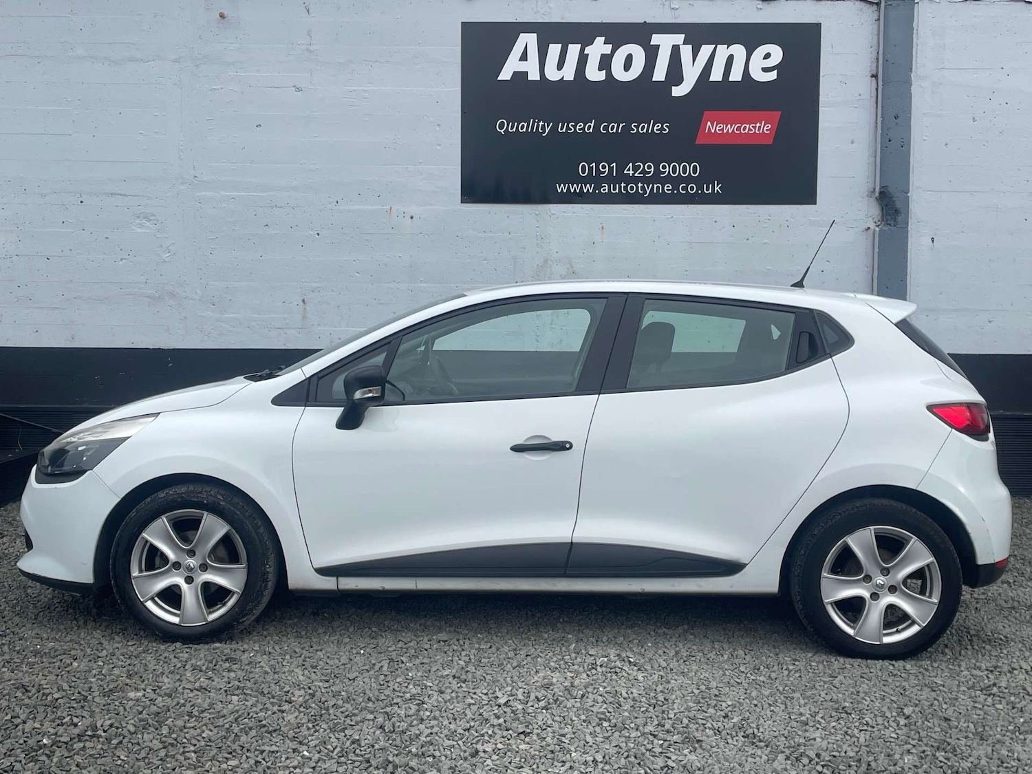 Used Renault Clio 2014 for sale - 76449810: Photo 5