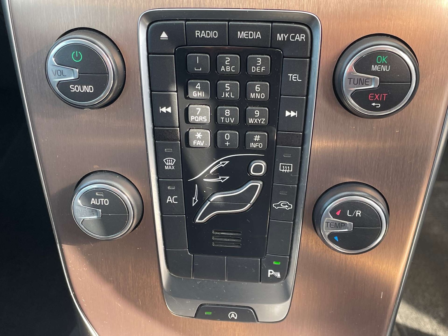 Used Volvo V40 2014 for sale - 76601487: Photo 14