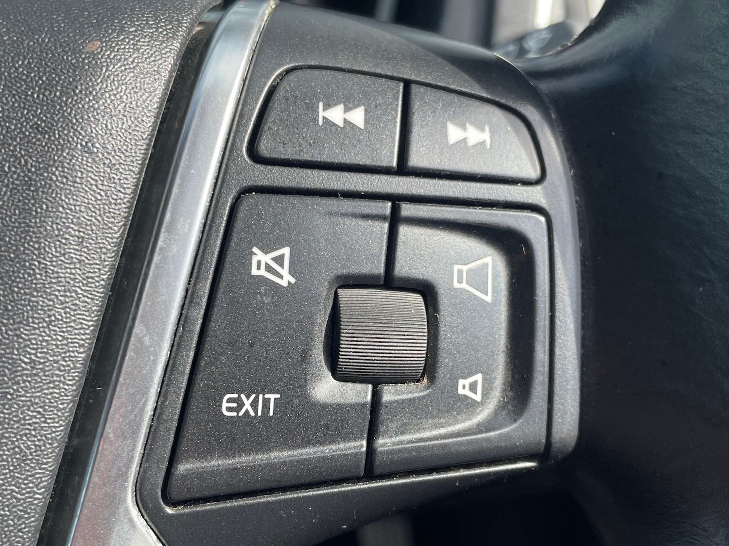 Used Volvo V40 2014 for sale - 76601487: Photo 21