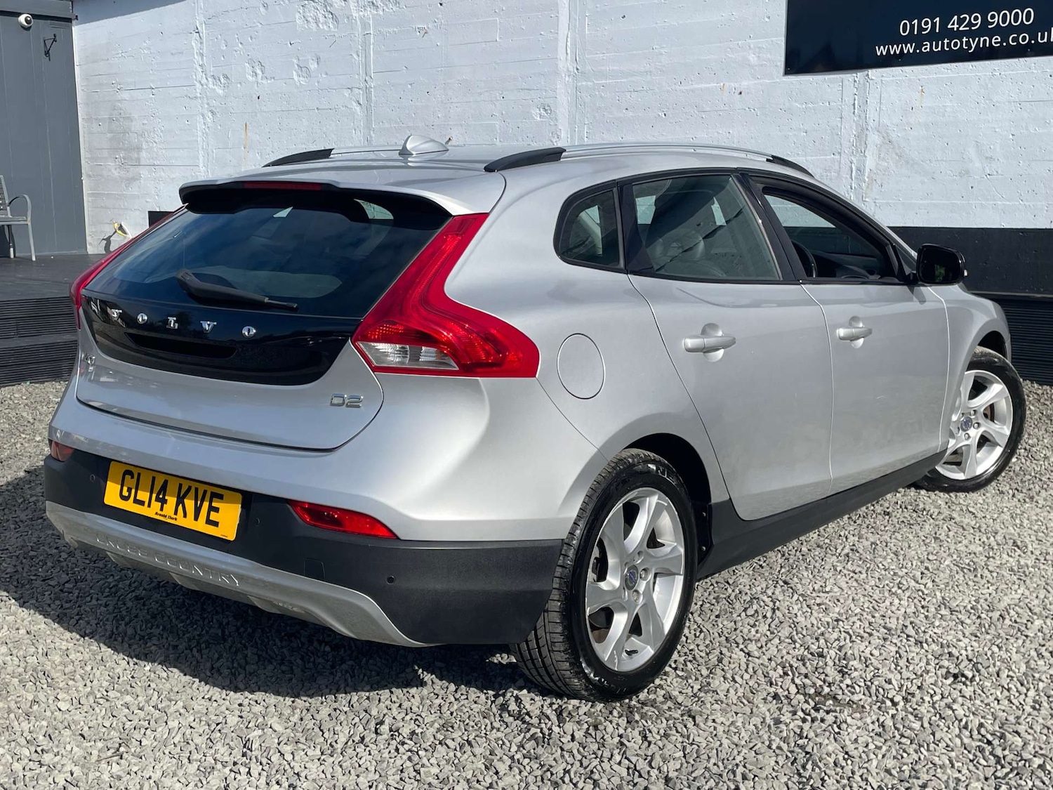 Used Volvo V40 2014 for sale - 76601487: Photo 4