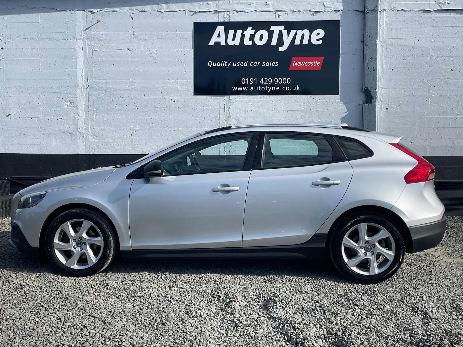 Used Volvo V40 2014 for sale - 76601487: Photo 9