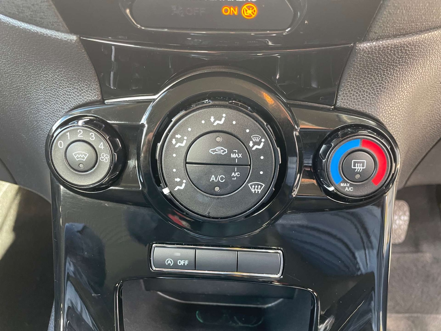 Used Ford Fiesta 2015 for sale - 76601624: Photo 19