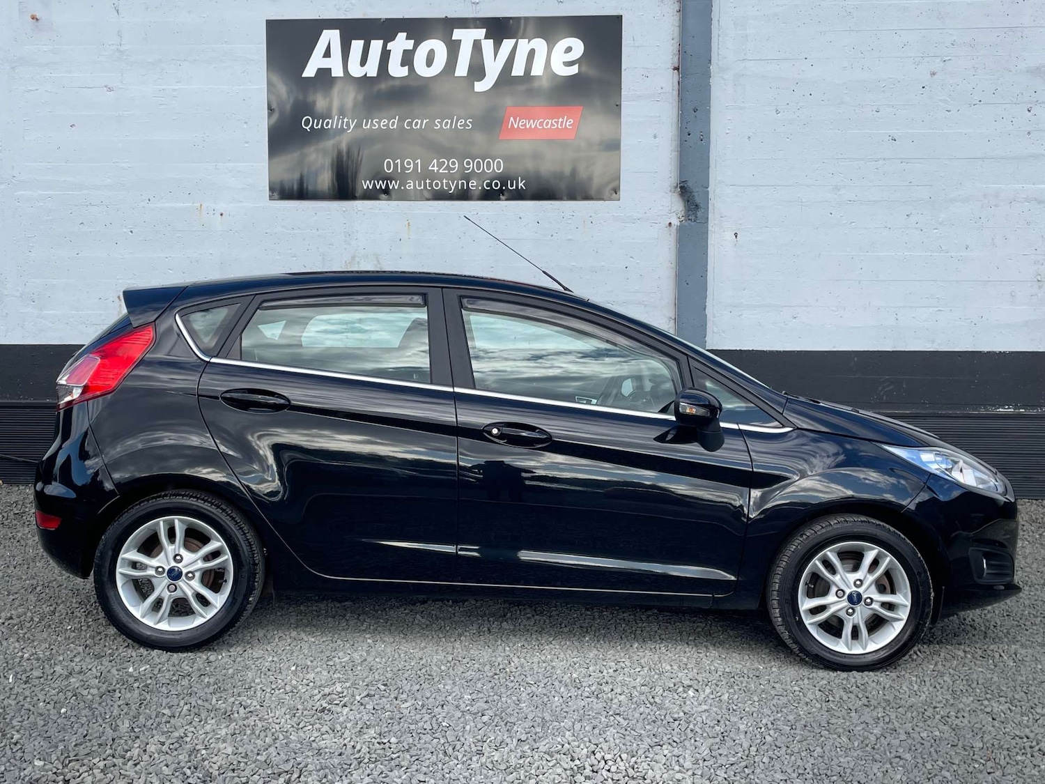Used Ford Fiesta 2015 for sale - 76601624: Photo 4