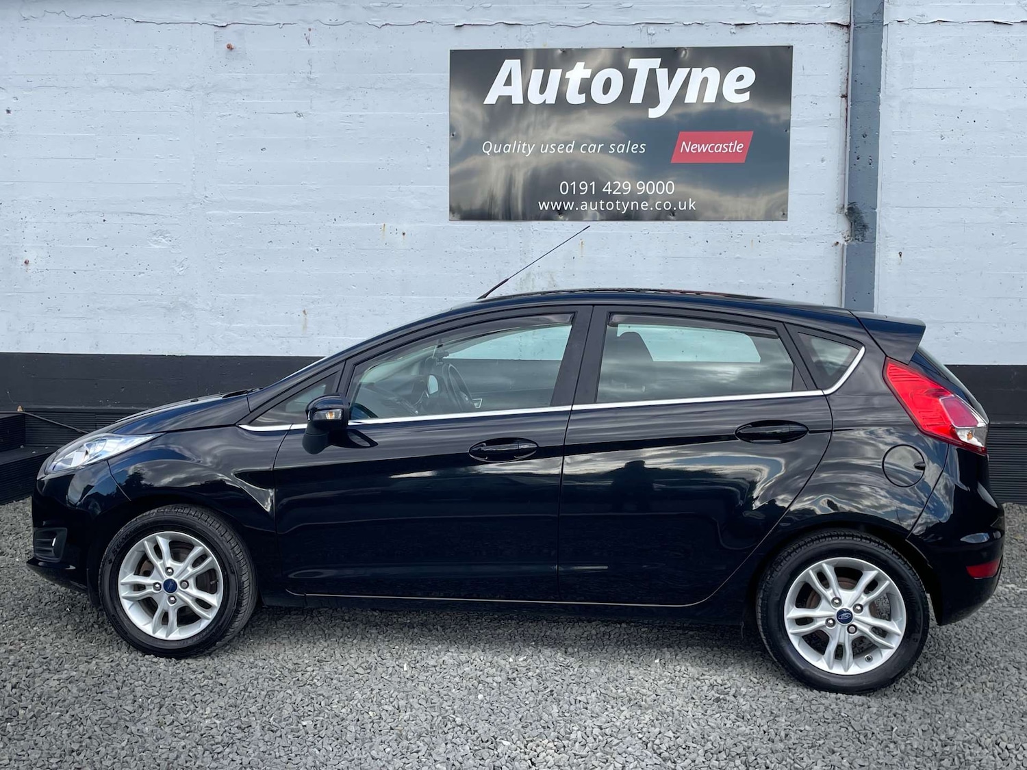 Used Ford Fiesta 2015 for sale - 76601624: Photo 5