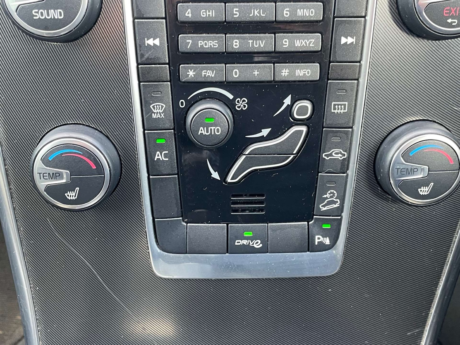 Used Volvo XC60 2012 for sale - 77745602: Photo 20