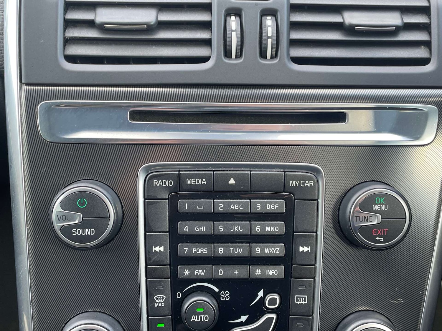 Used Volvo XC60 2012 for sale - 77745602: Photo 21