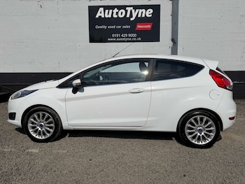 Used Ford Fiesta 2015 for sale - 79111854: Photo