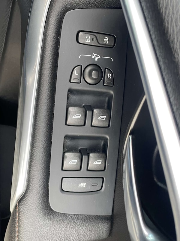Used Volvo V40 2015 for sale - 76235431: Photo 10